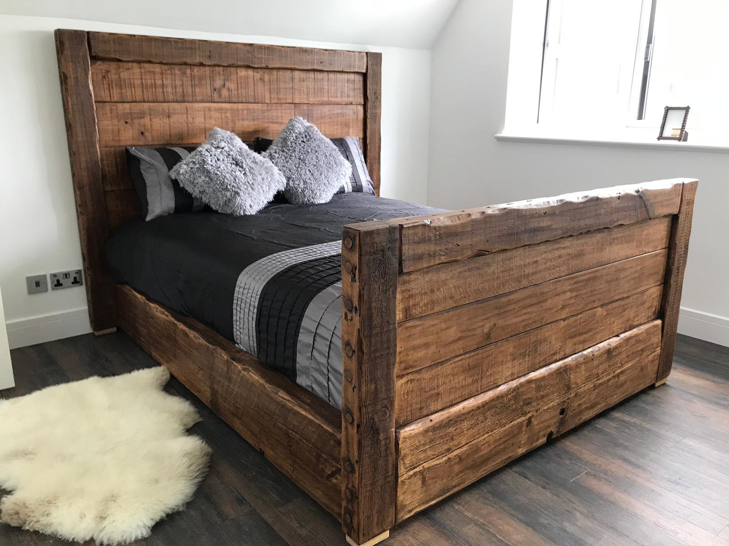 Chunky French Oak Bed Solid Oak Rustic Handcrafted Wooden Farmhouse Sturdy Custom-made Reclaimed Artisan Vintage Elegant Natural Finish Bedroom Furniture King Size Queen Size Wooden Frame Handmade Bedstead