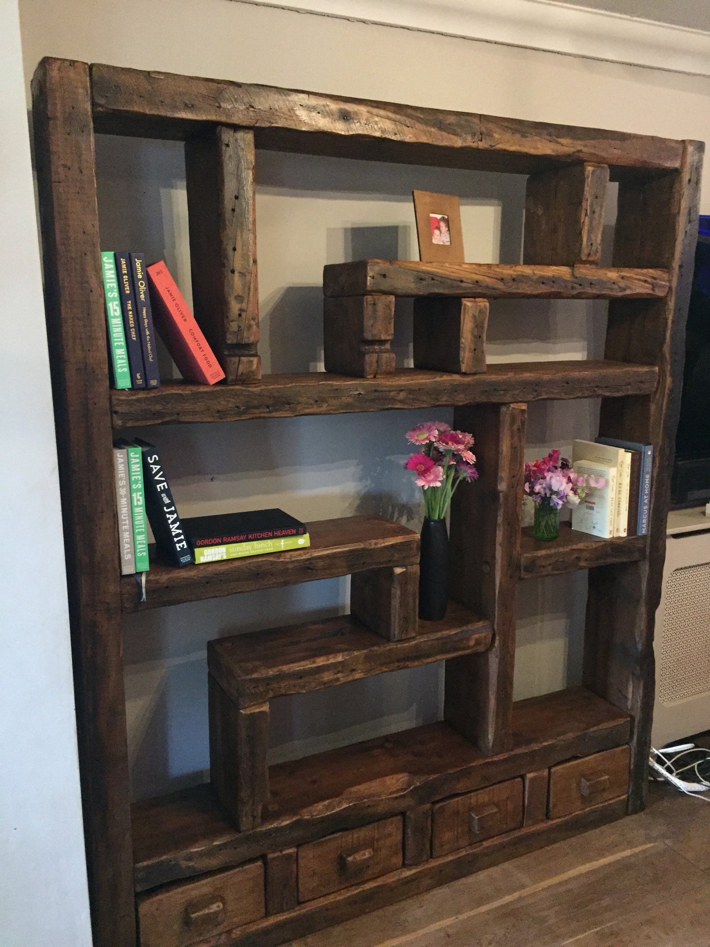 Chunky shelving unit