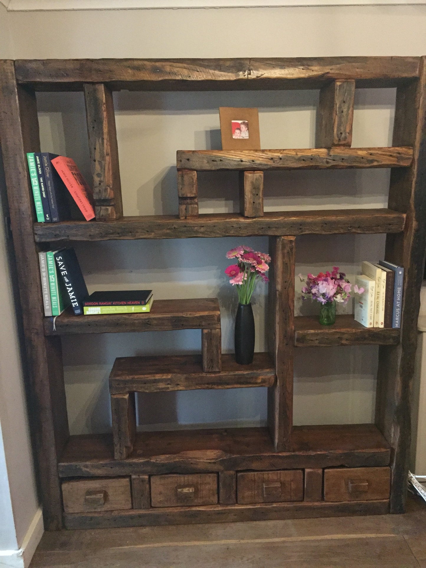 Chunky shelving unit